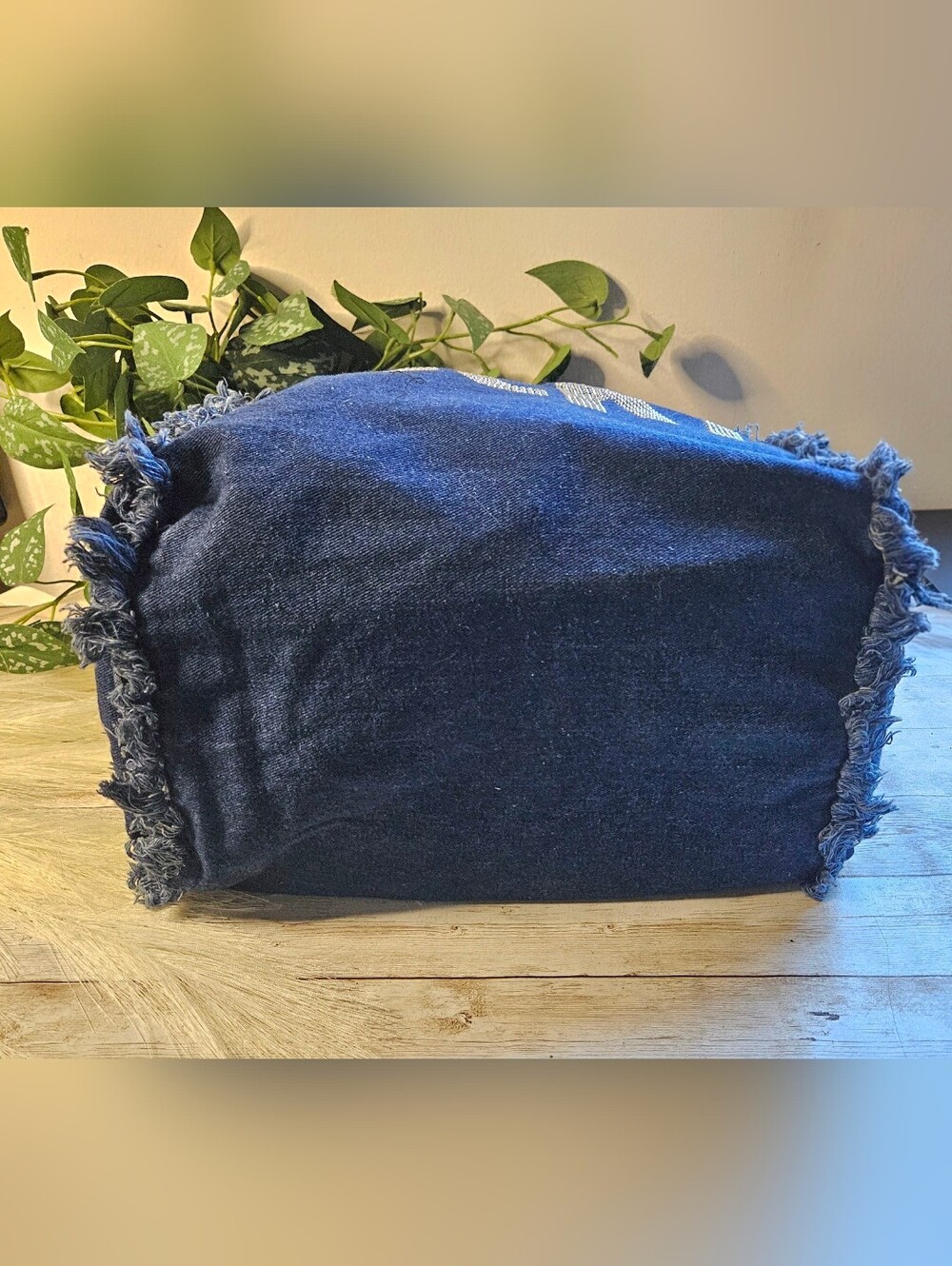 HipChik Couture bag is a medium-to-large tote dark blue denim. Lucky across - Picture 6 of 11